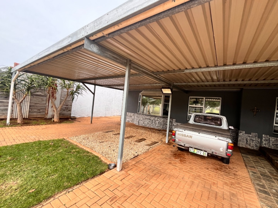 4 Bedroom Property for Sale in Noorsekloof Eastern Cape